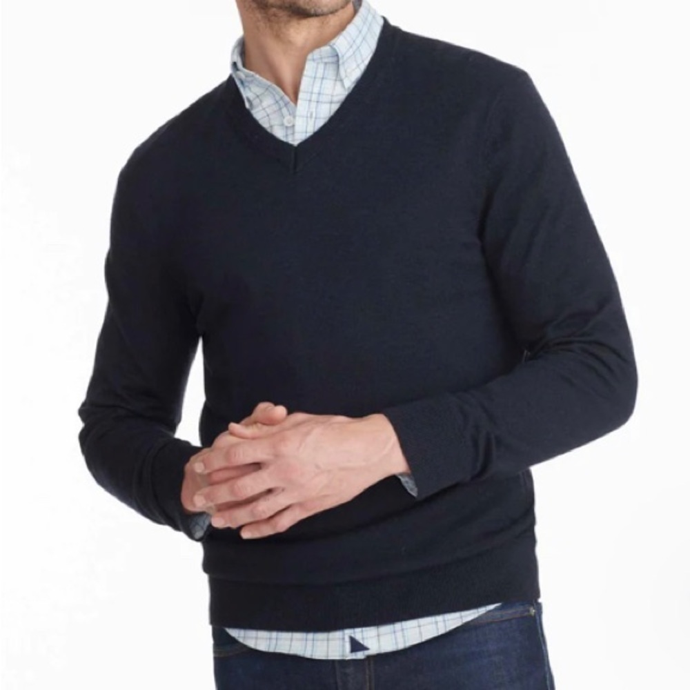 IBEX Sz M V-Nexk Long Sleeve Merino Blend Fine Lightweight Sweater